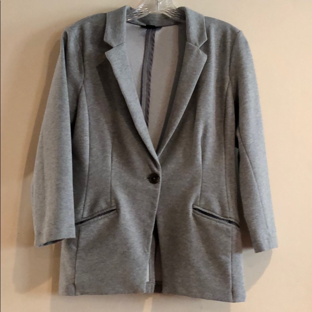 Casual gray 3/4 sleeve blazer